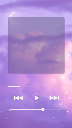 音樂播放器控制項疊加在粉彩紫色和粉紅色的星空上，帶有新月。 — 紫色 iPhone 壁紙