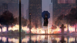 動漫女孩在雨夜城市中撐著藍色雨傘，伴隨著發光的燈光和倒影。 — 雨 壁紙