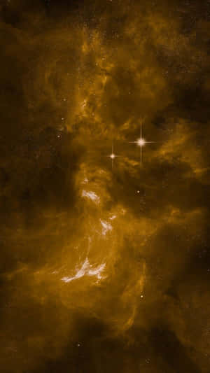 一個金色的星雲，有兩顆明亮的星星在黑暗的宇宙雲中發光。 — 銀河 壁紙