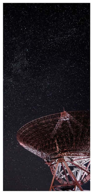 星空下的無線電望遠鏡碟形天線 — 銀河系 壁紙