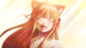 動漫女孩長著狐狸耳朵在金色光芒中大笑。 — 魔物獵人 壁紙