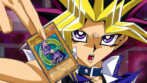 動漫角色帶著強烈表情手持黑暗魔法卡。 — 幽遊白書 GIF 壁紙