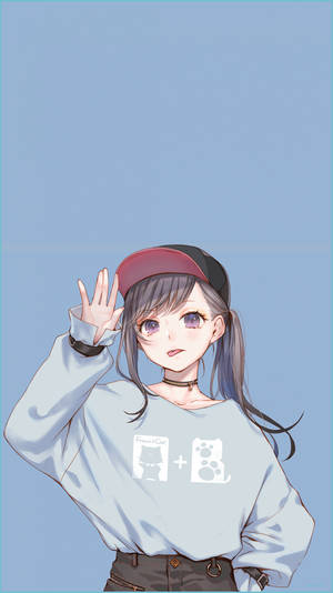 戴帽子的動漫女孩在藍色背景前穿著圖案T恤揮手 — 動漫女孩 壁紙