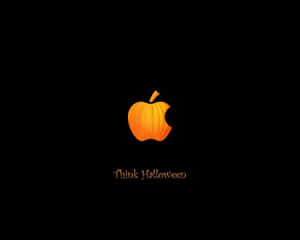 發光的橙色南瓜蘋果標誌，黑色背景上帶有「Think Halloween」文字。 — 恐怖萬聖節 壁紙