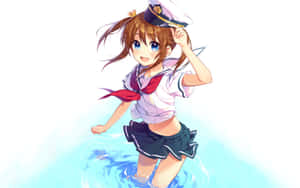 穿著水手服的動漫女孩站在水中微笑。 — 1920x1200 壁紙