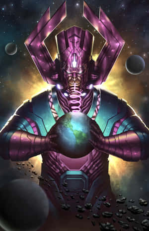 一個穿著紫色盔甲的宇宙生物，在太空中手持一顆發光的行星，周圍有小行星和衛星。