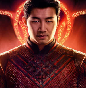 一個穿著紅色盔甲的男人，身後有一個發光的紅色神秘圓環。 — 漫威超級英雄 壁紙