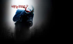 一個黑暗人物手持血淋淋的問號，上方有「WHY SO SERIOUS?」文字。 — 小丑 壁紙