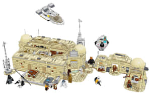 LEGO Star Wars Mos Eisley Cantina，附有角色和船隻。