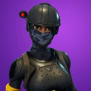 身穿戰術裝備、頭盔上帶有紅色攝像頭燈光的遊戲角色。 — Fortnite 造型 壁紙