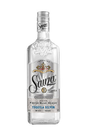 Sauza Tequila Silver 瓶子，帶有銀色標籤和浮雕徽章，置於白色背景上 — Oppo Pad 5 霧面螢幕 壁紙