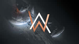 一個發光的白色和銅色「W」標誌在宇宙中，伴隨著宇宙碎片和一顆發光的行星。 — 保羅·獲加 壁紙
