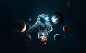 太空人在深空中漂浮於多彩行星之間。 — 2880x1800 壁紙