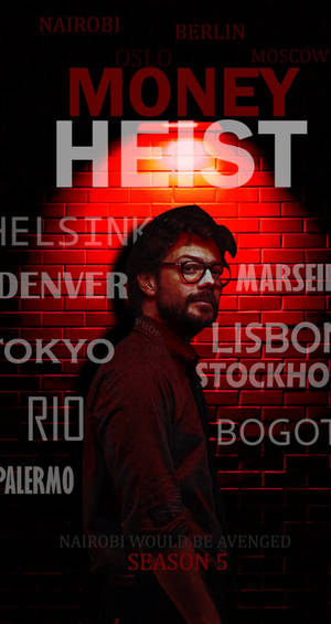 戴眼鏡男子，紅磚牆上有「Money Heist」和城市名稱。 — 肖像 壁紙