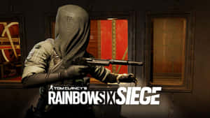 在《Tom Clancy's Rainbow Six Siege》中，戰術士兵在火車車廂內瞄準步槍。 — 虹彩六號：圍攻行動 壁紙
