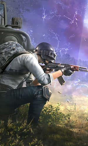 士兵在暴風雨紫色天空下於車輛後方瞄準步槍 — Galaxy Tab A11 壁紙