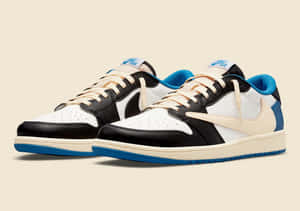 黑色、白色和藍色的Nike Air Jordan運動鞋，配以奶油色鞋帶。 — Jordan 標誌 GIF 壁紙