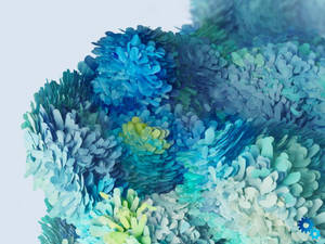 藍色、綠色和白色層疊花瓣形狀的抽象數位藝術作品。 — 三星 Galaxy S20 壁紙