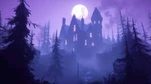 哥德式城堡，窗戶發光，位於霧氣瀰漫的山丘上，滿月下，松樹環繞