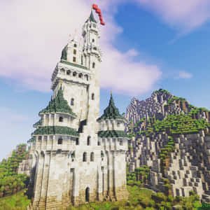 藍天下山上的Minecraft城堡，有綠色屋頂和紅色旗幟。
