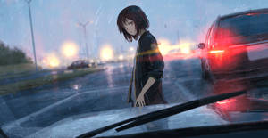 動漫女孩站在雨中，旁邊是亮著紅色尾燈的汽車。