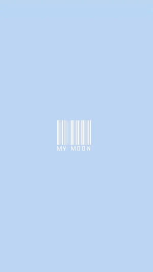 淺藍色背景，帶有白色條碼和居中顯示的文字 my moon。 — 霓虹藍色美學 壁紙