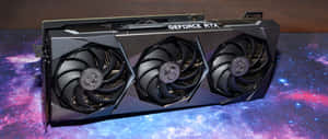 黑色MSI GeForce RTX顯示卡放在色彩繽紛的太空主題壁紙上。 — 超寬螢幕 壁紙