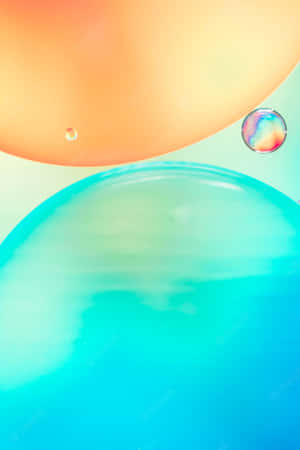 漂浮在漸變背景上的彩色液體球體和彩虹色氣泡