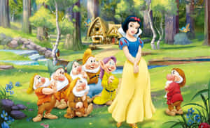 白雪公主和她的七個小矮人在一個有溪流和小屋的魔法森林中。 — 可愛卡通 壁紙