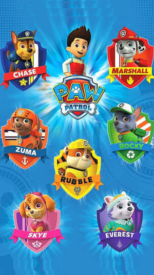 藍色背景上的盾牌徽章中的 Paw Patrol 角色。
