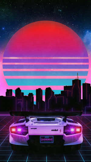 在巨大夕陽下，霓虹網格上發光的跑車，背景是城市天際線。 — 復古 壁紙