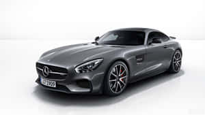 銀色 Mercedes-AMG GT 跑車在白色反光工作室地板上。 — 汽車 4K 壁紙