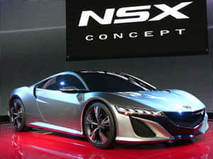 車展紅色平台上的銀色NSX概念跑車。 — 酷車 壁紙