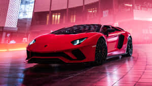 紅色林寶堅尼 Aventador 停放在濕潤的城市廣場上，在粉紅色霓虹燈下。 — 林寶堅尼 4K 壁紙