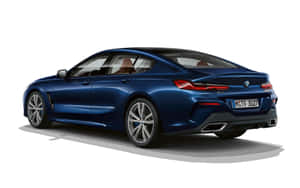 時尚的藍色BMW 8系轎跑車，白色背景的攝影棚照片。 — MacBook Pro M1 壁紙