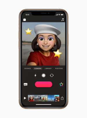 一個戴著水手帽和閃爍星星的女孩在手機自拍濾鏡中。 — iPad 第9代 壁紙