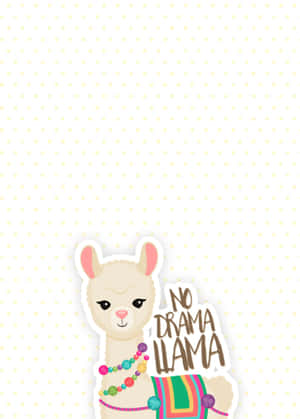 一隻卡通羊駝，戴著珠子和彩虹毯子，在點點背景上說「No Drama Llama」。 — OnePlus Pad Go 2 壁紙