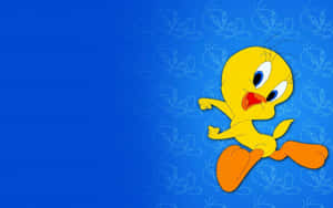 Tweety Bird 在藍色背景上帶著快樂的表情奔跑。 — 滑板少年美學 壁紙