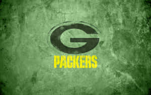 綠色Packers標誌，黃色文字，背景為裂紋牆壁。 — 綠灣包裝工 GIF 壁紙