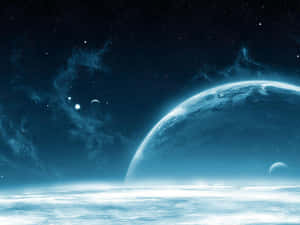 一顆藍色行星，帶有發光的雲層和遙遠的衛星，在星空宇宙中。 — 藍天 壁紙