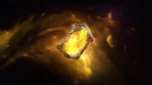 發光的金色流星在宇宙星雲中，帶有光芒四射的光線和黑暗虛空背景