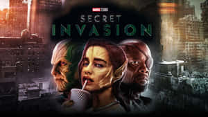 三位具有外星特徵的超級英雄站在廢墟城市中，標題為「Secret Invasion」。 — 漫威超級英雄 壁紙