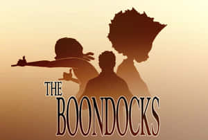 三個卡通角色在日落背景下形成剪影，帶有標題 The Boondocks。 — 鄉下地方 壁紙