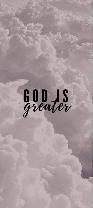 文字疊加在雲天背景上顯示「GOD IS greater」。 — Honor Play 80 Pro 壁紙
