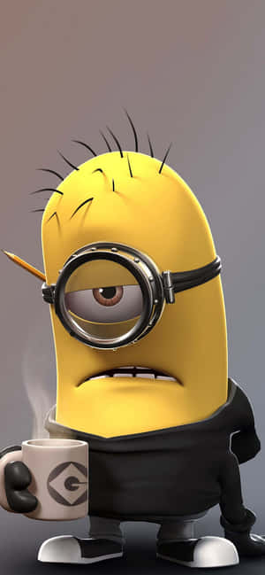 一個嬲爆爆嘅黃色Minion揸住一個冒緊煙嘅咖啡杯。
