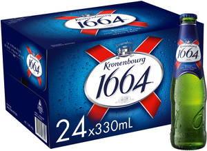 冰凍的Kronenbourg 1664啤酒盒和瓶子，帶有冷凝水滴。