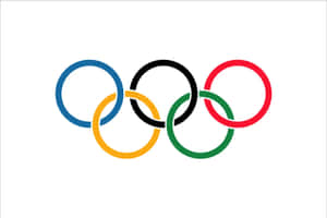 五個相互交織的奧運環，顏色為藍、黃、黑、綠和紅。