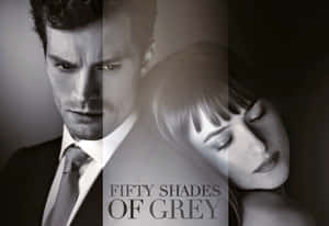 男人和女人的分割肖像，帶有「Fifty Shades of Grey」文字。