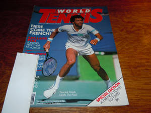 復古網球雜誌封面，Yannick Noah 在木桌上。 — 網球 壁紙