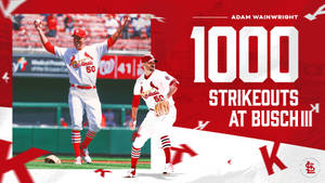 Adam Wainwright 穿著紅雀隊制服在布希體育場慶祝 1000 次三振。
